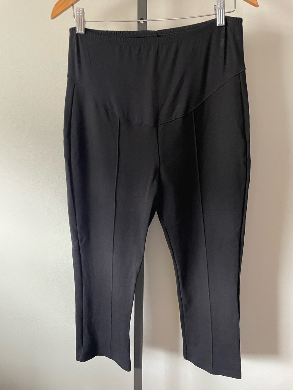 GAP Maternity Black Pintuck Leggings Pants Cropped Size Medium